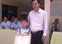 HS lớp 3 trả lại 44 triệu đồng nhận bằng khen của Bộ trưởng ảnh 2