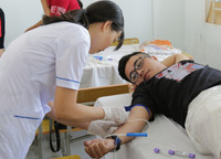 Hơn 1.300 CB SV Trường ĐH Kiên Giang hiến máu nhân đạo ảnh 1