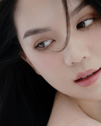 Ngọc Trinh tung bộ ảnh nàng thơ đánh dấu sự trở lại sau biến cố