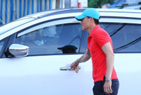 Bố mẹ Công Vinh rạng rỡ tại hôn lễ con trai ảnh 13