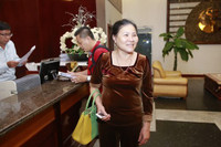 Bố mẹ Công Vinh rạng rỡ tại hôn lễ con trai ảnh 2