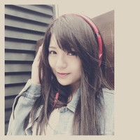 Nụ cười dễ thương của fan nữ Việt tại Old Trafford ảnh 4