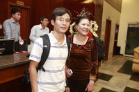 Bố mẹ Công Vinh rạng rỡ tại hôn lễ con trai ảnh 3