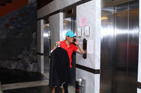 Bố mẹ Công Vinh rạng rỡ tại hôn lễ con trai ảnh 6