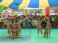 Tưng bừng Ngày hội vui khỏe cô và bé mầm non ảnh 1