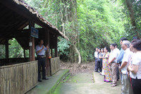 Công đoàn Giáo dục Việt Nam viếng Khu tưởng niệm Liệt sỹ nhà giáo ảnh 10