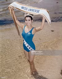 Ngắm nhan sắc những Hoa hậu Hoàn vũ đăng quang ở thế kỷ trước