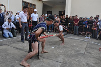 Sôi động các trò chơi dân gian cộng đồng dân tộc Tây Nguyên ảnh 2