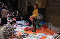 Đi chợ “giá sốc” ngày 30 Tết ảnh 10