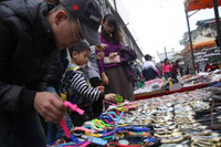 Đi chợ “giá sốc” ngày 30 Tết ảnh 12