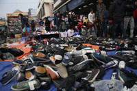 Đi chợ “giá sốc” ngày 30 Tết ảnh 4