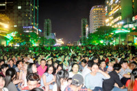 Bien nguoi xuong duong don nam moi 2017 o Sai Gon - Anh 22