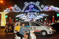 Bien nguoi xuong duong don nam moi 2017 o Sai Gon - Anh 10