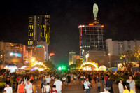 Bien nguoi xuong duong don nam moi 2017 o Sai Gon - Anh 17