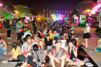 Bien nguoi xuong duong don nam moi 2017 o Sai Gon - Anh 25