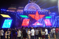 Bien nguoi xuong duong don nam moi 2017 o Sai Gon - Anh 2