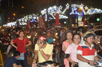 Bien nguoi xuong duong don nam moi 2017 o Sai Gon - Anh 27