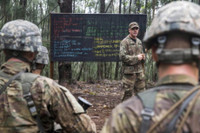 Anh linh My tap danh tran trong rung o Hawaii - Anh 3