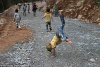 Người thầy ""tí hon"" 30 năm truyền dạy con chữ cho trẻ em cơ nhỡ ảnh 6 XONGNgười thầy tí hon 30 năm truyền dạy con chữ cho trẻ em cơ nhỡ