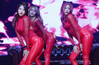 Mỹ nhân Kpop sexy nghẹt thở với mốt quần da ôm sát 