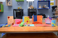 Món quà ý nghĩa tặng thầy cô từ phòng học STEM ảnh 7