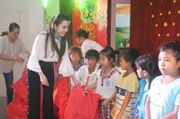 Tiếp sức học trò miền biển trước thềm năm học mới ảnh 8