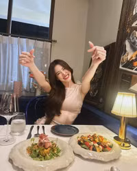 ‘Nữ thần màn ảnh’ Thái Lan công khai loạt ảnh 'đốn tim' cùng bạn trai