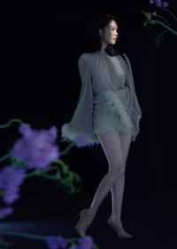 Ngọc Trinh tung bộ ảnh mới, chi tiết trên đôi chân gây chú ý