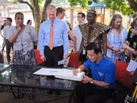 HS - SV Việt Nam, Mỹ, Nam Phi cùng hành động bảo vệ tê giác ảnh 3 HS - SV Việt Nam, Mỹ, Nam Phi cùng hành động bảo vệ tê giác ảnh 3