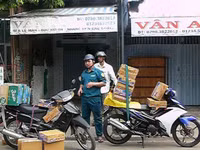 Người dân vùng tâm bão chủ động dự trữ lương thực ảnh 3