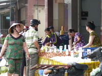 Người dân vùng tâm bão chủ động dự trữ lương thực ảnh 5