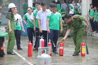 Học sinh học cách xử lý khi gặp sự cố về cháy nổ ảnh 9
