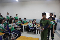 Học sinh học cách xử lý khi gặp sự cố về cháy nổ ảnh 2