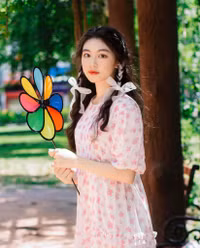 Con gái MC Quyền Linh gây sốc khi nói về dự định du học