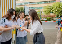 Phương Mỹ Chi phát nước, tiếp sức sĩ tử thi tốt nghiệp THPT 2024