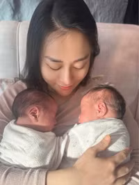 Vóc dáng gây ngỡ ngàng của 'mẹ bỉm' Phương Oanh sau 1 tháng sinh con