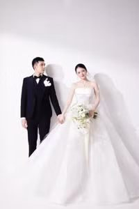 Midu lại gây sốt với bộ ảnh cưới xinh như công chúa