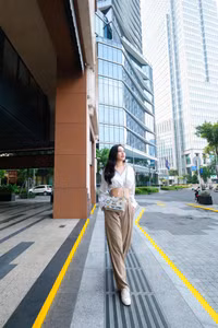 Hoa hậu Mai Phương Thúy tự tin khoe vòng eo con kiến không chút mỡ thừa