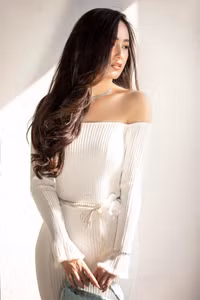 Hoa hậu Mai Phương Thúy tự tin khoe vòng eo con kiến không chút mỡ thừa