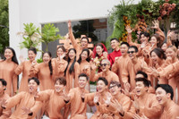 Diện mạo chú rể thiếu gia gây 'sốt' trong lễ vu quy của Midu