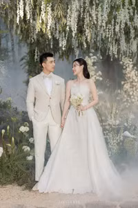 Midu tung trọn bộ ảnh cưới đẹp như cổ tích