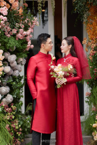 Diện mạo chú rể thiếu gia gây 'sốt' trong lễ vu quy của Midu