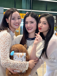Hé lộ mối quan hệ của bạn trai Ý Nhi và gia đình nàng hậu