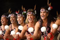 Lễ hội hài hước, vui nhộn của người Maori ảnh 1