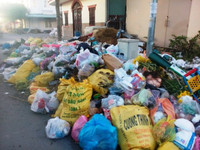 Cần Thơ: Khu dân cư Thường Thạnh ngập rác ảnh 2 Cần Thơ: Khu dân cư Thường Thạnh ngập rác ảnh 2