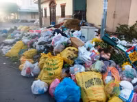 Cần Thơ: Khu dân cư Thường Thạnh ngập rác ảnh 2