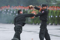 Tuyệt kỹ khí công của cảnh sát cơ động ảnh 7