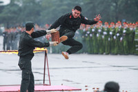 Tuyệt kỹ khí công của cảnh sát cơ động ảnh 6