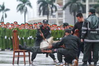 Tuyệt kỹ khí công của cảnh sát cơ động ảnh 3