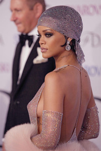 Những bộ váy xấu và đẹp nhất trên thảm đỏ năm 2014 ảnh 12 Những bộ váy xấu và đẹp nhất trên thảm đỏ năm 2014 ảnh 12